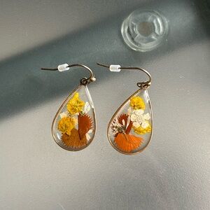 NWOT J. Jill Pressed Flower Dangle Earrings